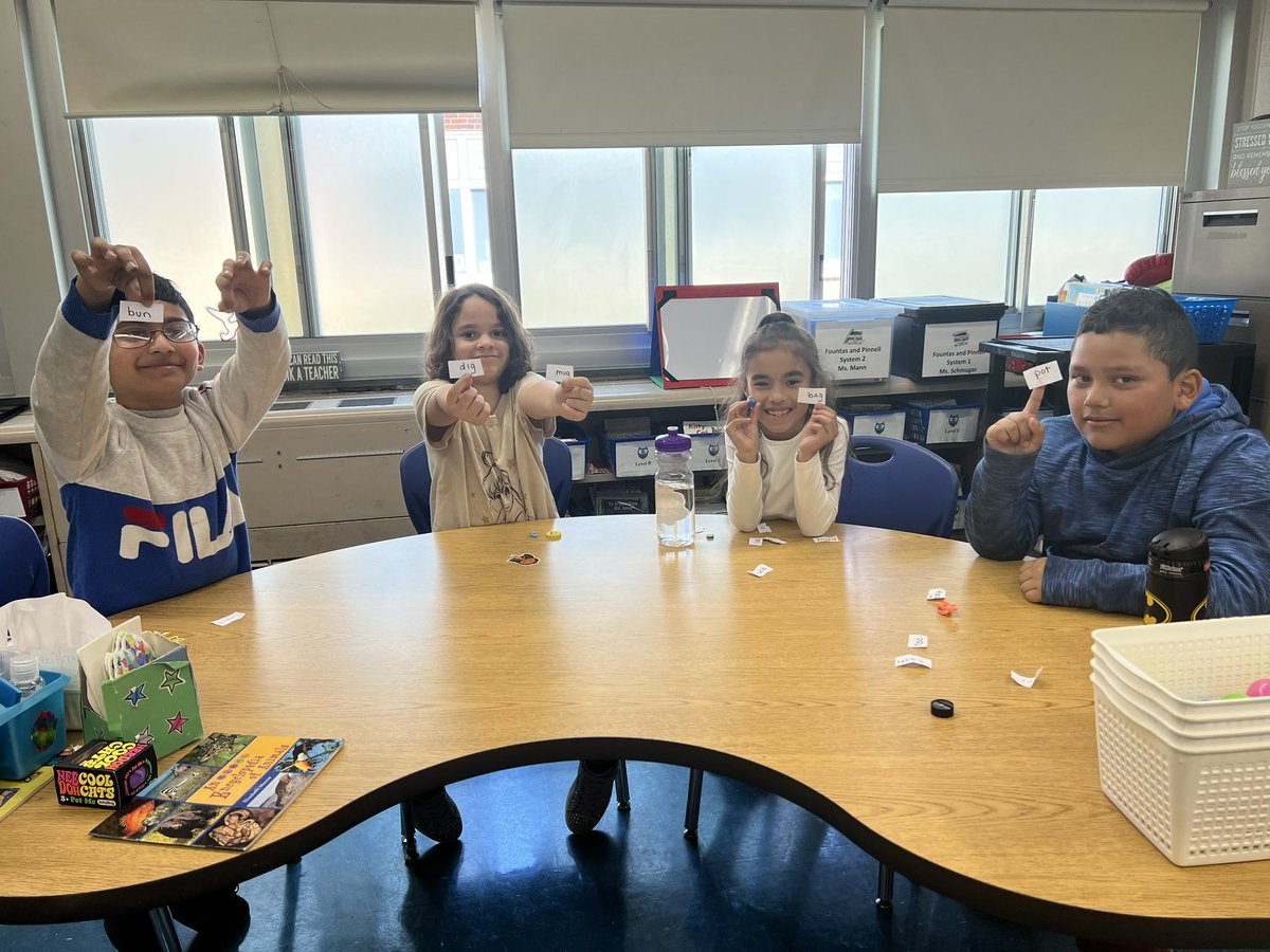 CShahinNB's tweet photo. Our groups went on a Digraph/CVC egg hunt! 🥚🔍 @RockinReaders17 @Saw_Mill_Strong @NBUFSDPride https://t.co/UMulp50z18