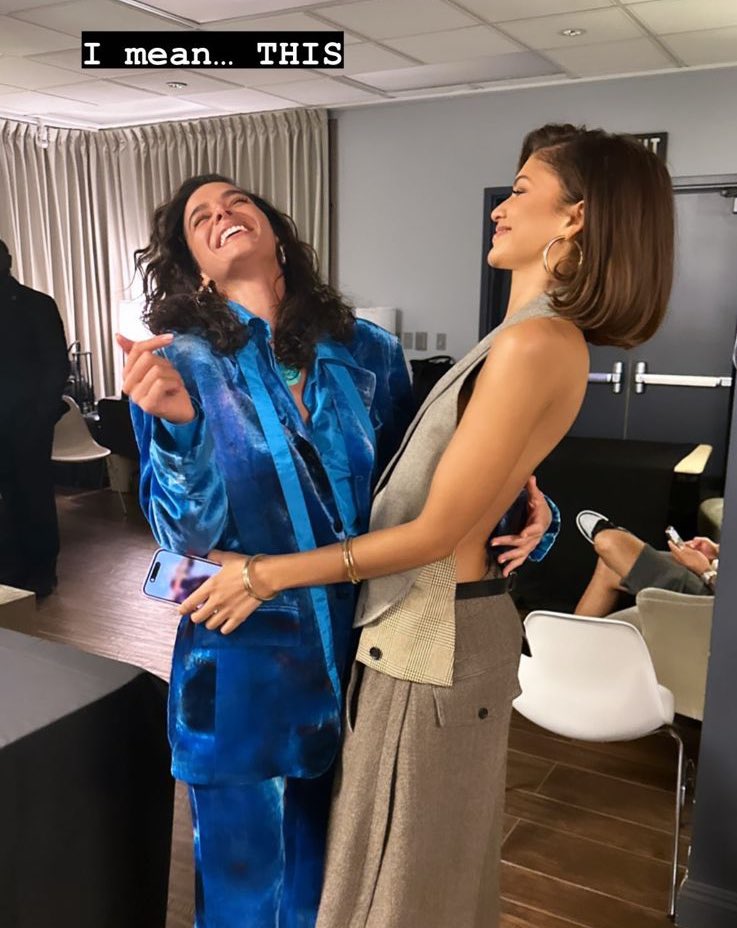 BRUNA MARQUEZINE E ZENDAYA JUNTAS ❤️

ESSE É O TWEET!