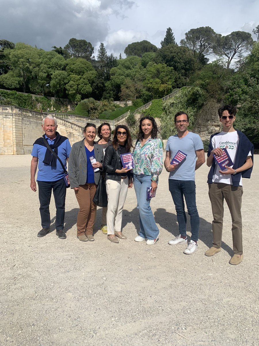 jeunesmacron30's tweet photo. Les @JeunesMacron du Gard étaient avec @RenaissanceGard à #Nimes pour échanger avec les jeunes sur la réforme des bourses et les inviter à connaitre leurs droits pour la rentrée 2023.
+ 37/mois pour tous les boursiers 
+ 500 millions d'euros de budget en 2023

#reformedesbourses https://t.co/8yQdhx18Ex