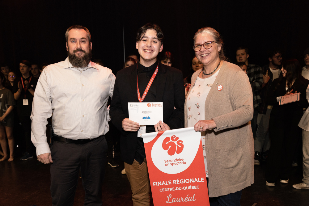 Secondaire en spectacle: deux pianistes de Nicolet volent la vedette lecourriersud.com/culture/second…