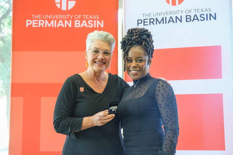 Hey Falcons, it's time for our 2023 Spring Ring Ceremony! If you purchased a ring, join us at the Student Activity Center on May 11th from 4:00 pm to 5:00 pm.  If you purchased a ring but cannot attend, you can pick up your class ring from the Mesa Room 4230 after May 11th.