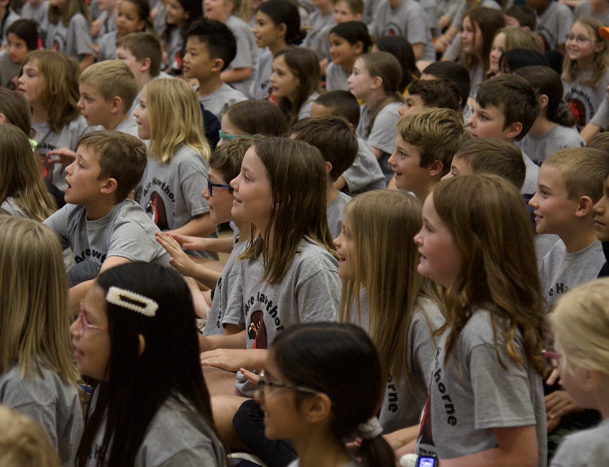 ElmhurstD205's tweet photo. Last week @HawthorneD205 held their Kindness Week Assembly! Throughout the week students demonstrated acts of kindness and were also able to acknowledge those who were kind to them! Amazing way to continue making our learning environment welcoming and supportive. #WeAreD205 https://t.co/MC0b3apfpG