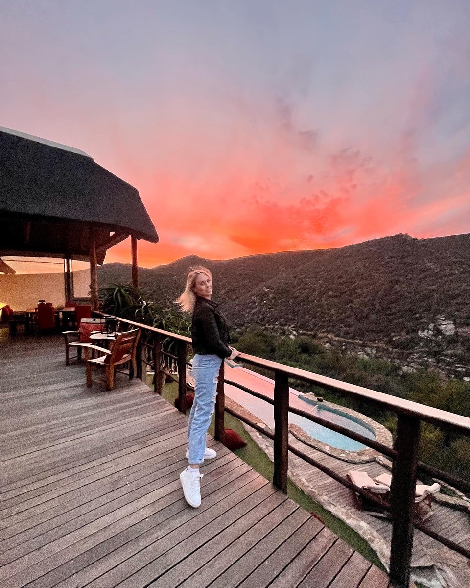 kirstydt's tweet photo. #NoFilterNeeded 🌅❤️ @WhiteLionLodge https://t.co/shTSLH6KZl