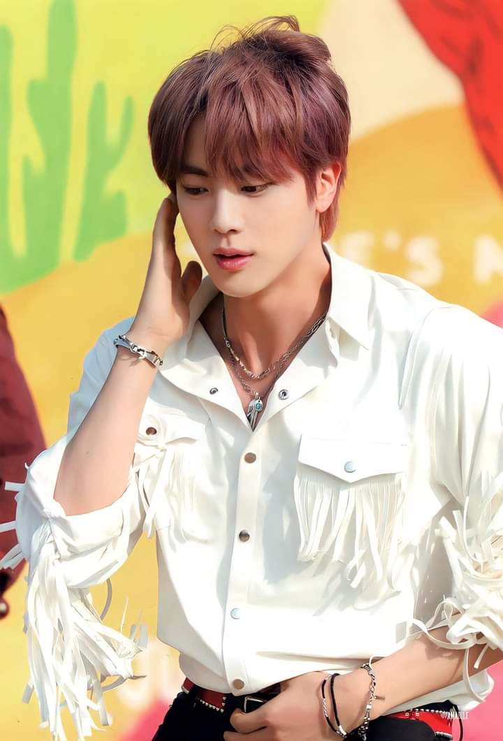 imnrgw__'s tweet photo. Hi @BIGHIT_MUSIC @bts_bighit 
When I typed "bighit music" in google,
#Jin doesn't appear in the artist section (only show 6 BTS members) 
Please fix this issue asap. Thank you.
#ARMYs https://t.co/O1a2ssb8qp