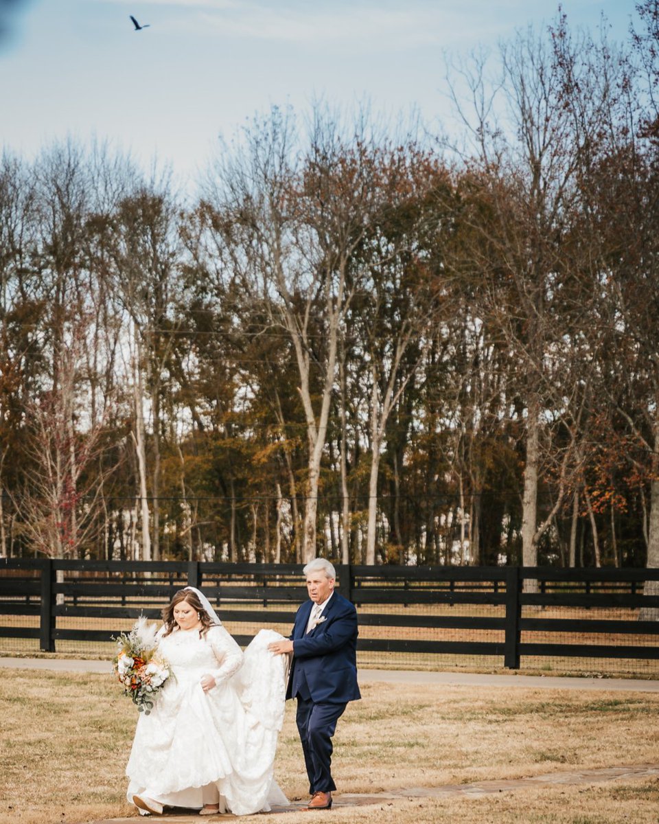 JRoepkePhoto's tweet photo. The last moments before a wedding ceremony begins can be intense, emotional, and a wonderful opportunity to reflect on your journey. #nashvilleweddings #nashvilleweddingphotographer #engagements #nashville #nashvilleengagements #photographer #sonyalpha #a7r4 #sigmalenses #murfree https://t.co/4HIhGkyJM3