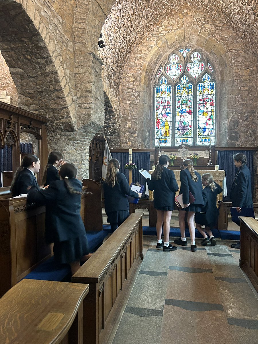 Les Quennevais RS (@lesq_rs) on Twitter photo A lovely morning spent with <a href="/LesQuennevaisSc/">Les Quennevais Sch</a> Y7s at our Parish Church. Students investigated key symbols and features of Anglican churches. ⛪️ A lovely morning spent with <a href="/LesQuennevaisSc/">Les Quennevais Sch</a> Y7s at our Parish Church. Students investigated key symbols and features of Anglican churches. ⛪️