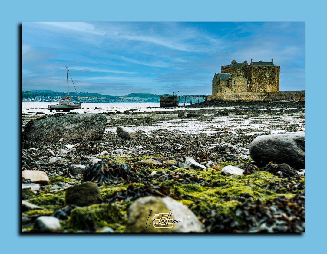 An Outlander Dock, by Blackness Castle 

#landscape #landscapephotography #landscapephotographer #castle @welovehistory #blacknesscastle #outlander #gameofthrones #scottishcastle #photography