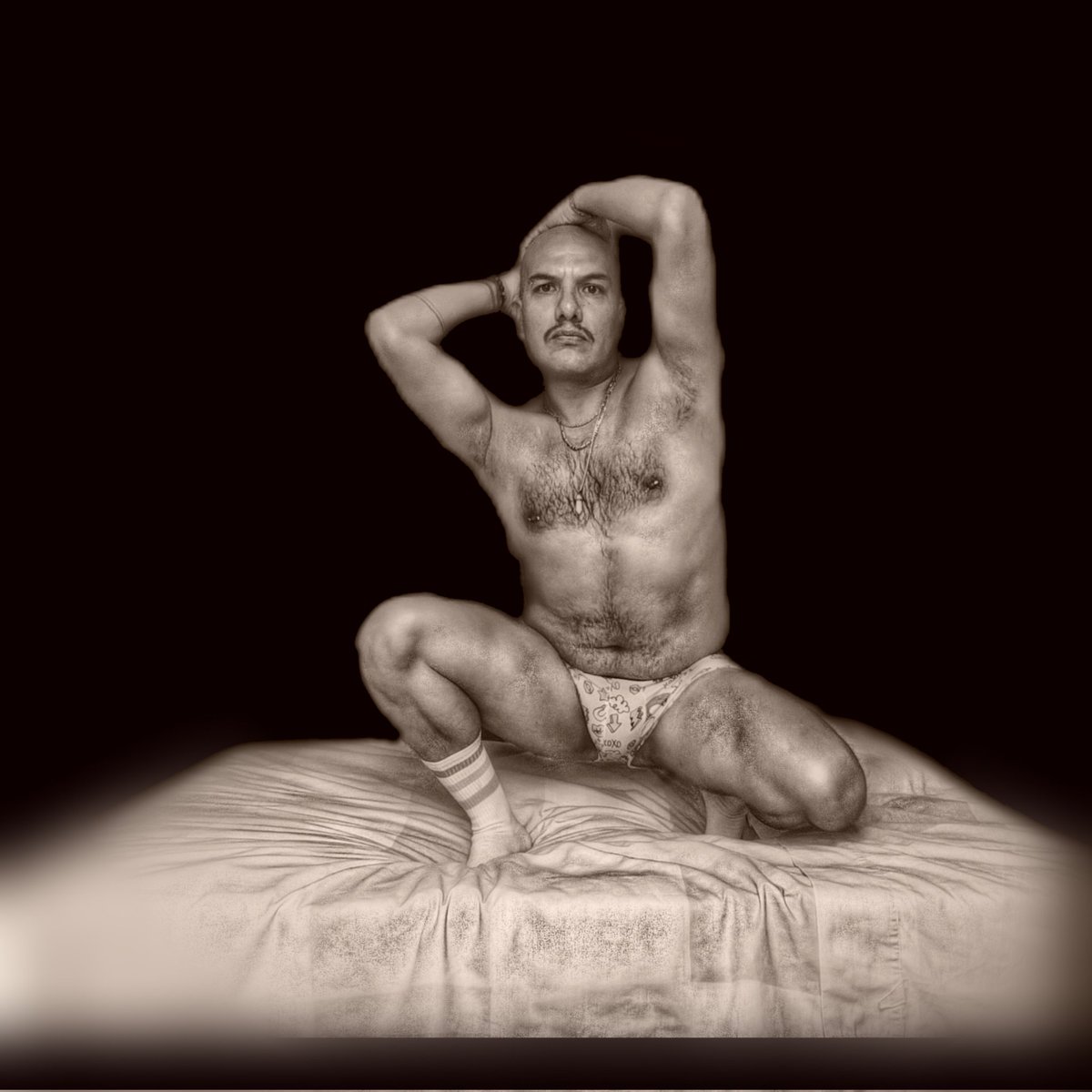 YaldobathPurple's tweet photo. #GayBoy #QueerMan #Acuario #Sexy #Pelón #NiDiablo #NiSanto #Underwear #Fotografía #Edición #Disidencia #Hot #Pose https://t.co/2d6vEBoaCg