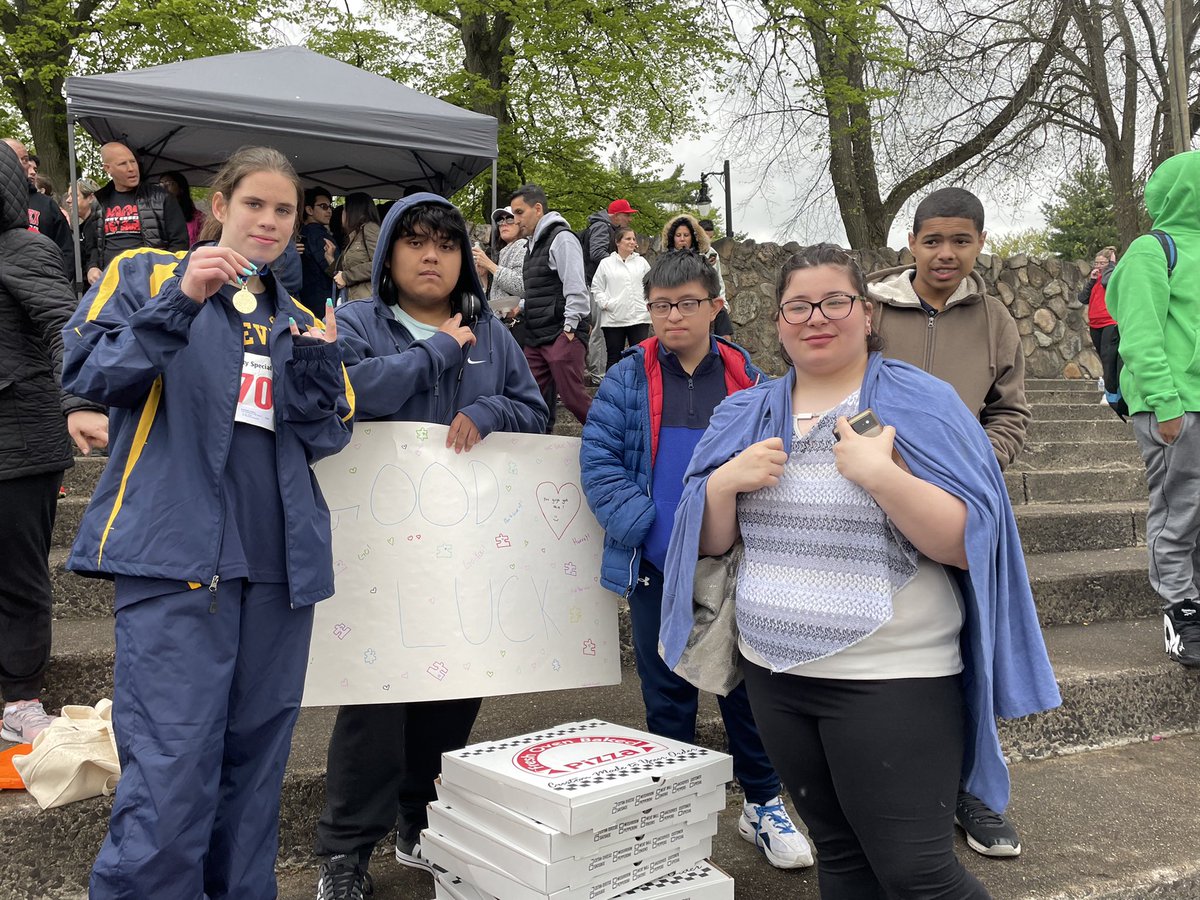 BPS_Spec_Serv's tweet photo. What a great day at the Essex County Special Olympics! Our student athletes did great!! Special thanks to Michael’s Roscommon in Belleville for the pizza donations! @edtechsup @RyanKline13 @BellevilleSuper @BellevilleBucs https://t.co/BiCiypXdKf