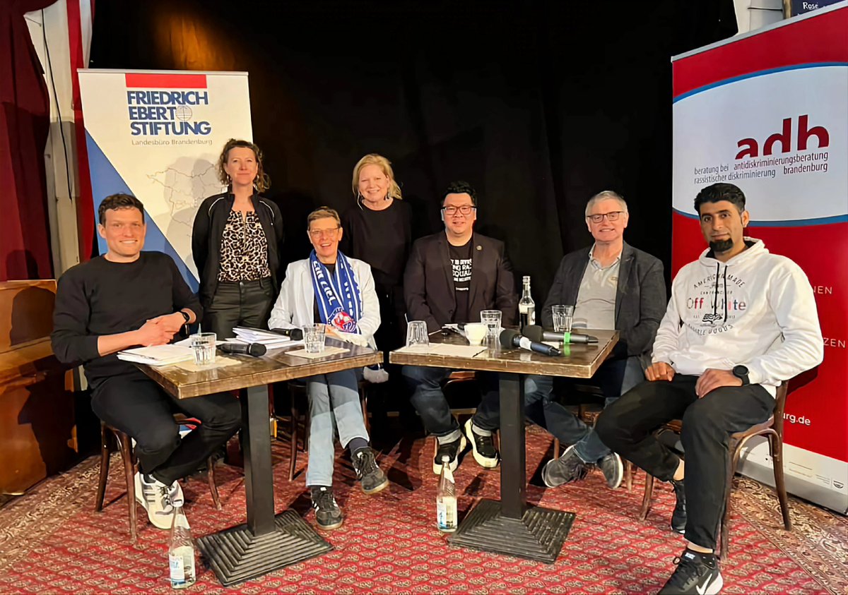 hockeydiversity's tweet image. Thank you @op_p @FESonline for a great evening with a wonderful panel @Azv03_ @Turbine_Potsdam 
Forster Löwen and Sportjugend Brandenburg