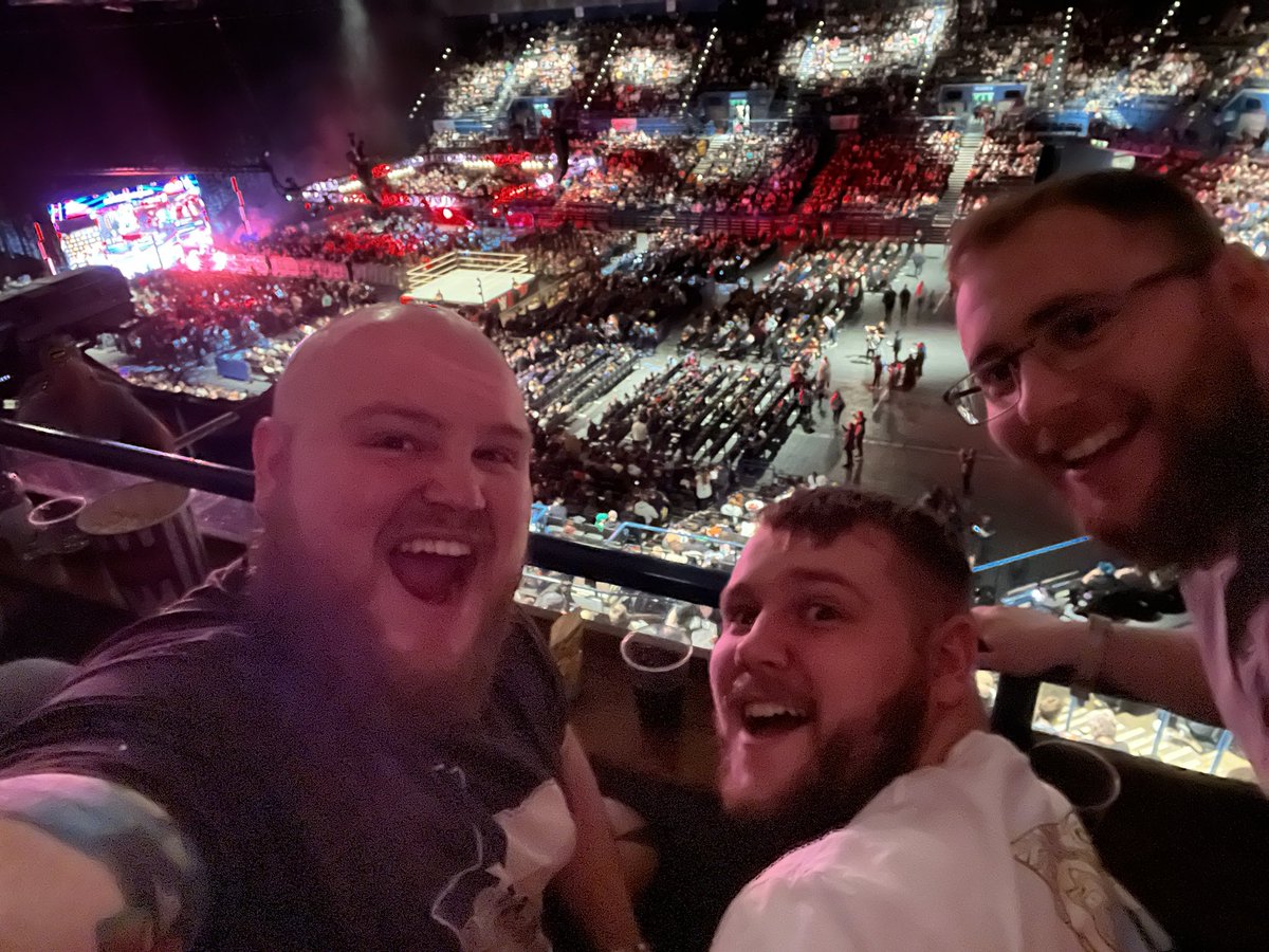 MaxMull2701's tweet photo. LETS GOOO!!! #WWEBirmingham https://t.co/MpwLjmXxuH