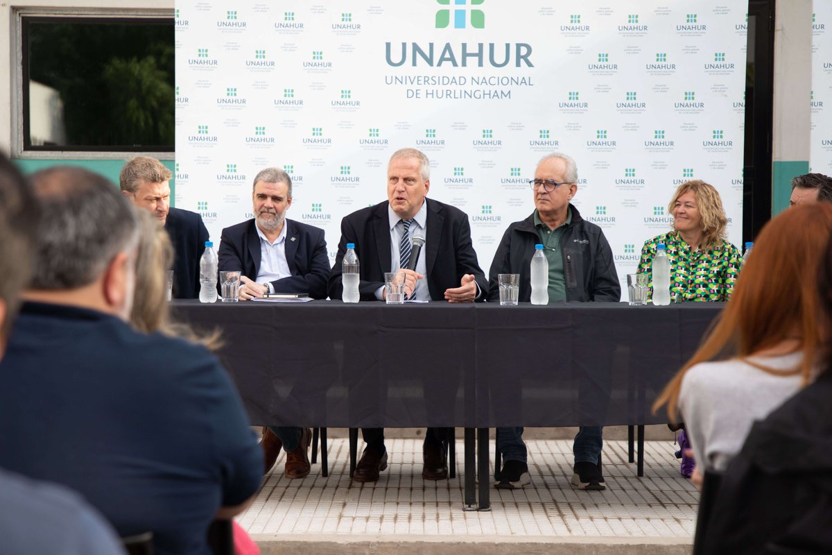 🩺🏥Nuevo Policonsultorio OSFATUN-UNAHUR

💙Ayer autoridades del <a href="/EducacionAR/">Ministerio de Educación de la Nación Argentina</a>, la <a href="/unahurlingham/">UNAHUR</a> y <a href="/fatunoficial/">FATUN</a> inauguraron un policonsultorio y nueva sede de <a href="/osfatunoficial/">OSFATUN</a> en la Universidad.

(sigue👇)