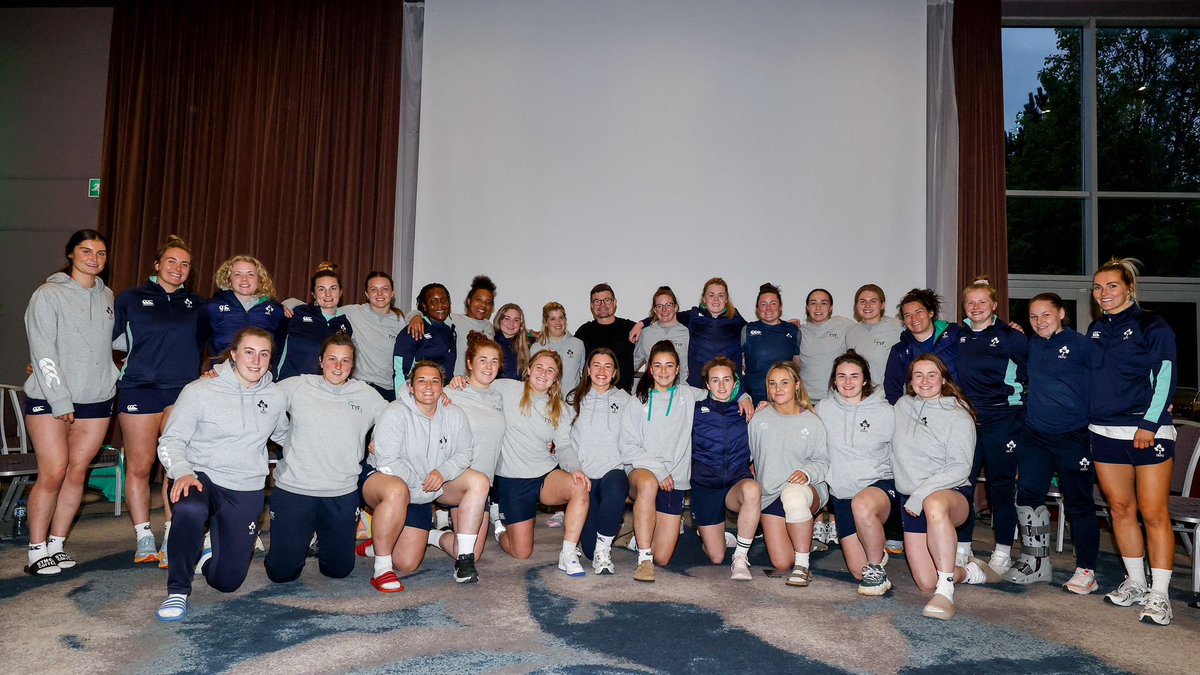 Last night, the Ireland squad had a special visit from <a href="/BrianODriscoll/">Brian O'Driscoll</a>, with thanks to <a href="/GuinnessIreland/">Guinness Ireland</a>. 

A great evening for all! 

#NeverSettle