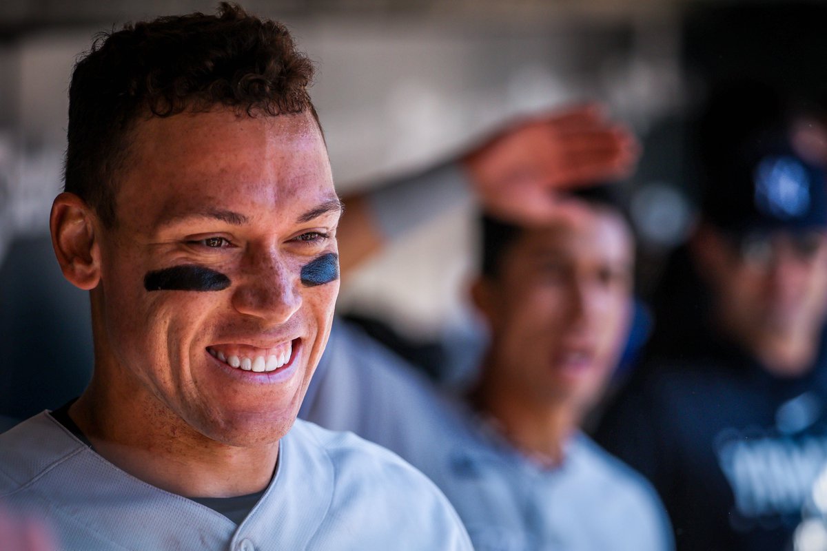 Yankees's tweet photo. We'll take a dozen.

#RepBX https://t.co/hp8gGUW1Xr