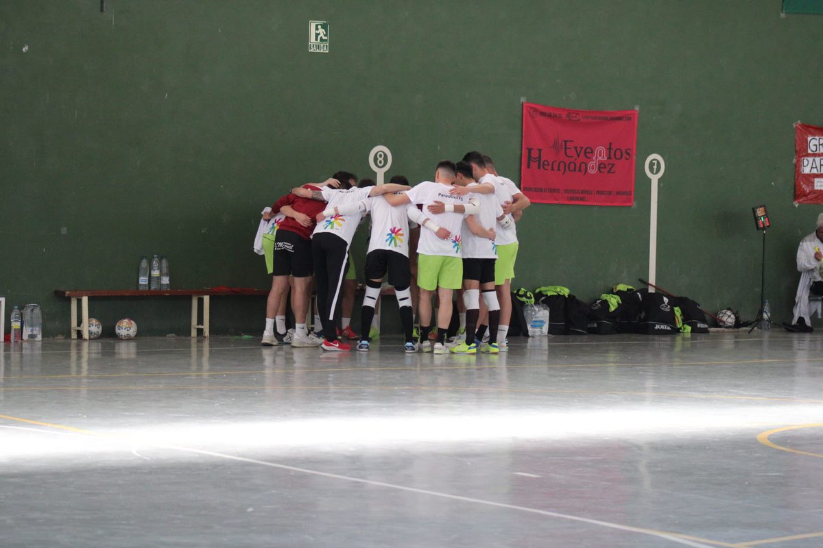 El fin de semana pasado llenamos nuestro pueblo de rojiverde❤️💚

Nuestra gente🥇🏡