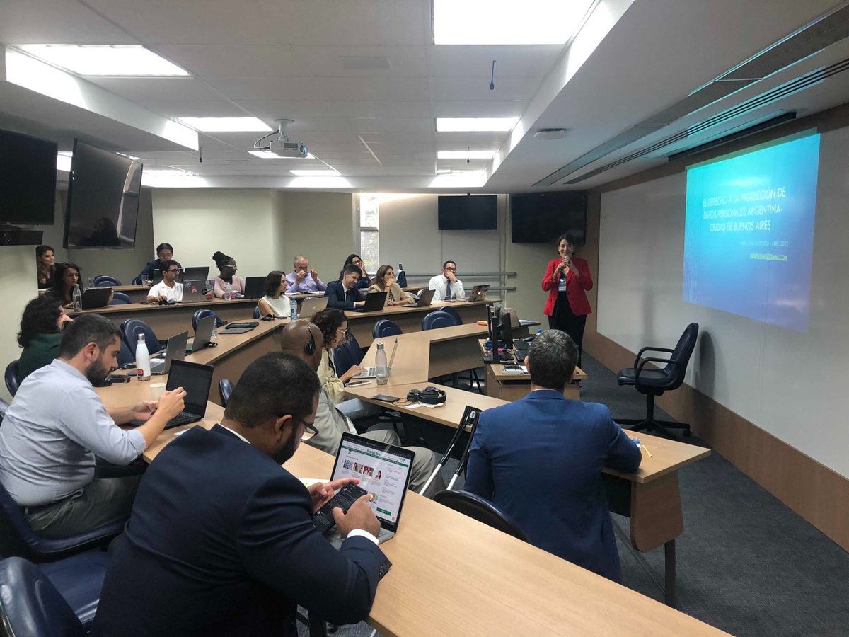 1lucabelli's tweet image. Lots of stimulating debates during the afternoon sessions of the Data Governance School LatAm, exploring the #dataprotection frameworks of Mexico, Argentina, Uruguay and Paraguay.
Excellent presentations by @JonnhyMendoza @GiorgelliJulia @gonzalososab and Fatima Arzamendia