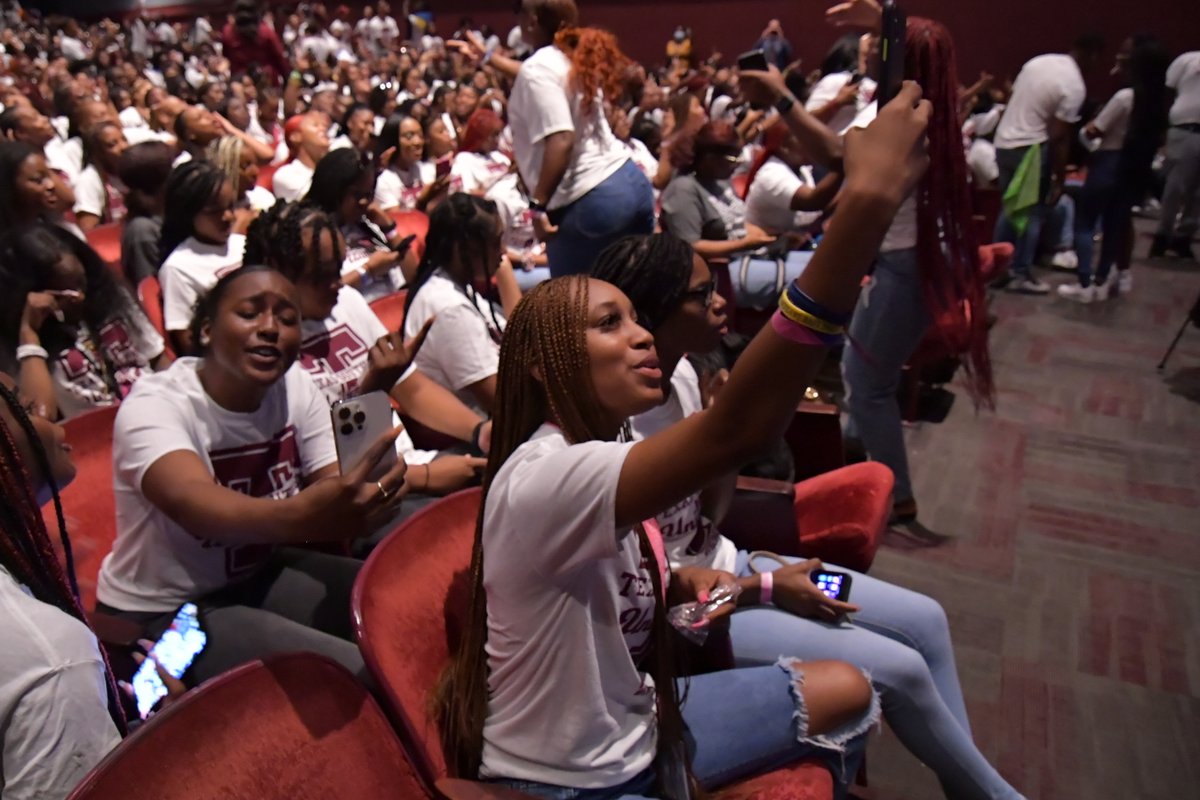 opencampusmedia's tweet photo. We've got big dreams for our HBCU Student Journalism Network. 

💰 Help us grow: https://t.co/q2C1m1zdIl

📝 Apply to be a fall fellow: https://t.co/UjEizUEHK2

🤩Sign up for our HBCU Spotlight newsletter: https://t.co/mdDq1IrAjz

⬇️ Catch up on our fellows' work! https://t.co/YgAvmRF345