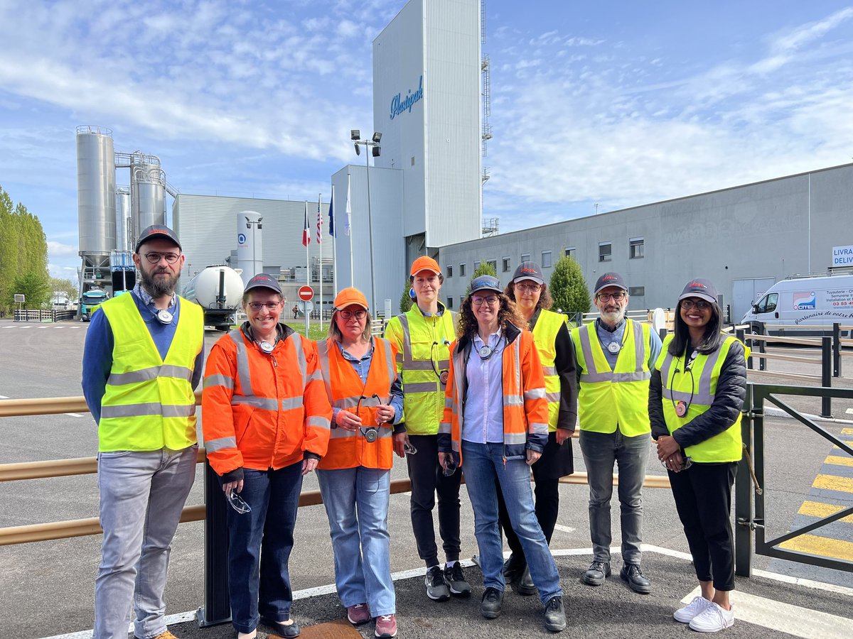 srprecyclage's tweet photo. Le @srprecyclage se réunissait  aujourdhui chez @PlastipakEurope à leur invitation pour une rencontre sur l’Observatoire de la qualité du SRP avec tous les responsables qualité des usines de ♻️ PET Un moment d'échange et de partage sur les méthodes de caractérisation 👏 à tous https://t.co/41caPyZKb7