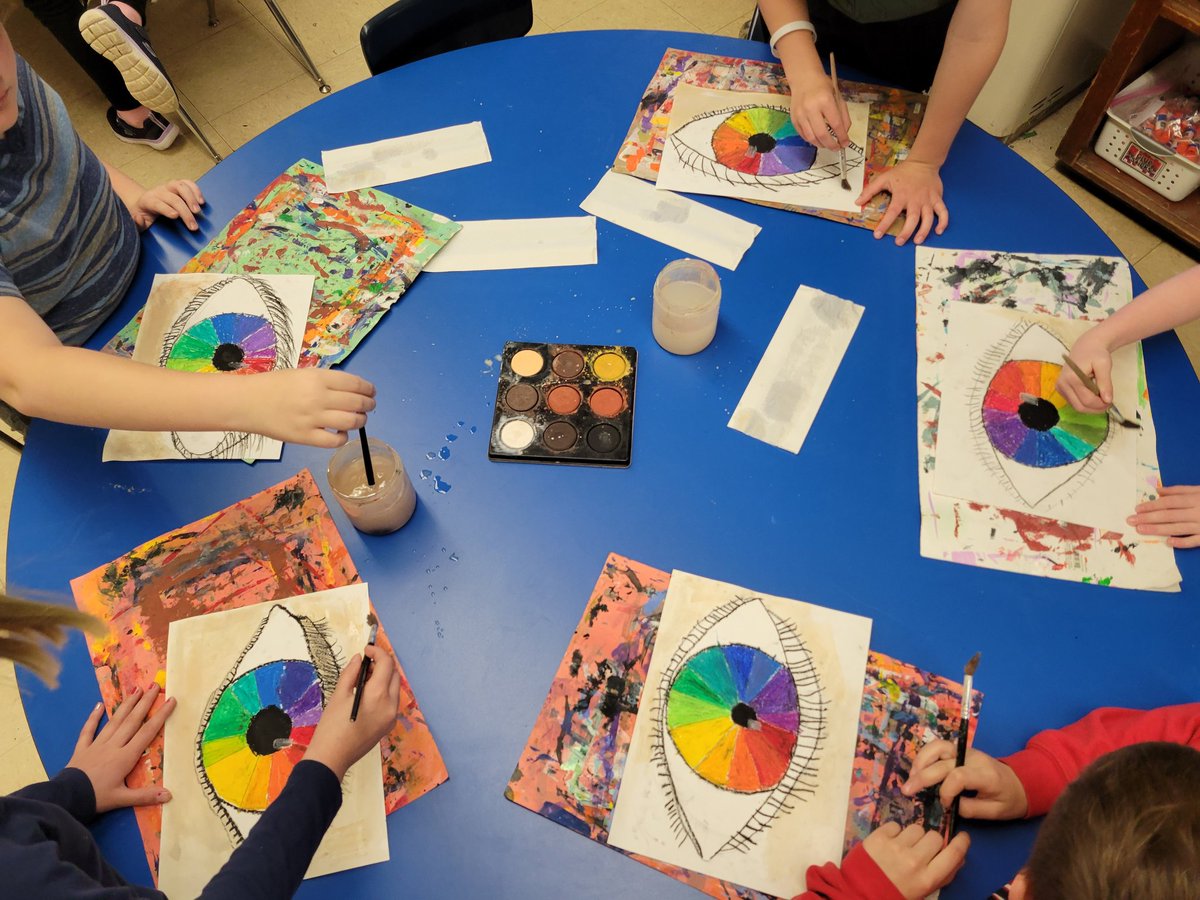 steam_TVLS's tweet photo. 3rd graders are creating a color wheel eye after learning about primary, secondary, and tertiary colors.
#wearetuskyvalley
@TVTrojans https://t.co/gPUENlq32R