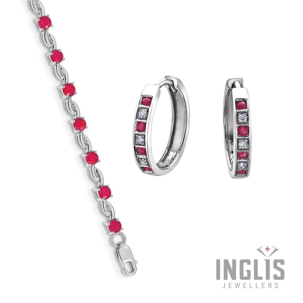inglisjewellrs's tweet photo. PSA: Mother’s Day is two and a half weeks away!❤️
Spoil the mom in your life with a set of rubies ❤️ Find some of our favourite pieces included in our spring liquidation event, on for a limited time!
#rubyjewellery #rubybracelet #rubyearrings #shoploca… https://t.co/Pzxt8cWsDq https://t.co/W8iThpX5ZQ
