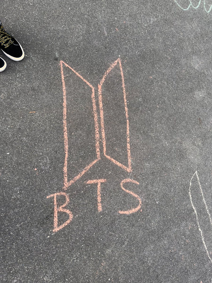 daeguthv's tweet image. we fucking love u armys