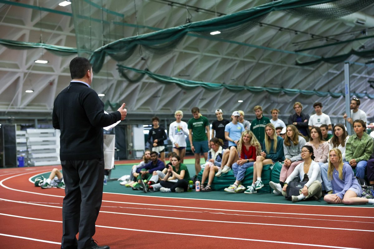 mikeharrity's tweet photo. Stopped by @DartmouthTFXC practice today to hand out @IvyLeague Champions hats to the Women’s Indoor 4x800 Relay championship winning team of Annie Jackson, Anya Hirschfeld, Bella Pietrasiewicz, and Julia Fenerty. https://t.co/DwcoPDoEdn