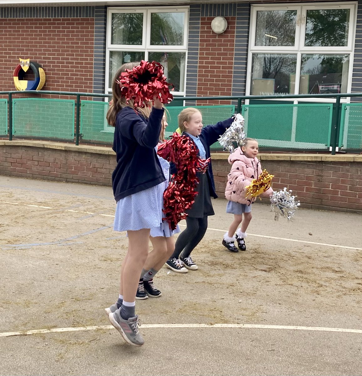 Mrs Earnshaw tweet media