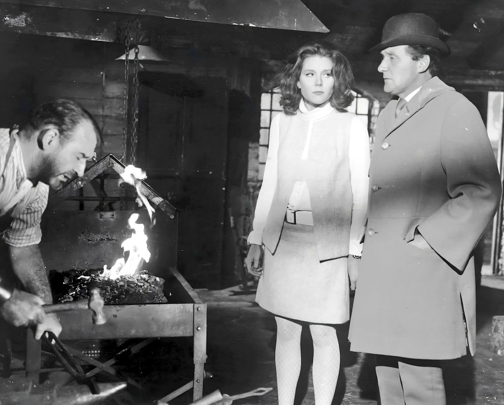 westminstermews's tweet photo. #TheTownofNoReturn by #BrianClemens Directed by #RoyBaker and #PeterGrahamScott In which Steed finds a town full of ghosts β and Emma gets into harnessβ¦ #TheAvengers #PatrickMacnee #DianaRigg https://t.co/e6Ih87VAzM