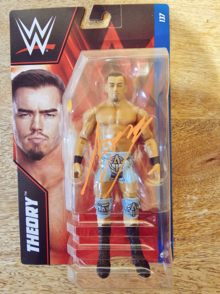 olleysteven's tweet photo. Thanks to @SmythsToysUK &amp; @WWEUK for organising an awesome signing with the main man @_Theory1 

Got an basic #Mattel figure signed in beautiful Orange paint pen !

#WWEBirmingham #WWE #ATownDown #WWELive #Smyths #austintheory #Wrestling #FigLife #HWO #PaintPens #WWERaw #AllDay https://t.co/8fwADin6UQ