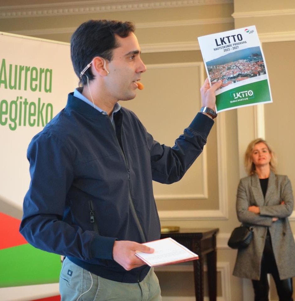 koldogoitia's tweet photo. ‼️@EntzuixuLekitto Hurrengo 4 urteetarako @OierZA k 150 konpromiso #LKTTO’k #Lekeitio' k #ZeugazMartxan jarraitzeko! Barriro be programa serio eta erreala osatu dogu. #AurreraBatera https://t.co/GJXw4GDlde