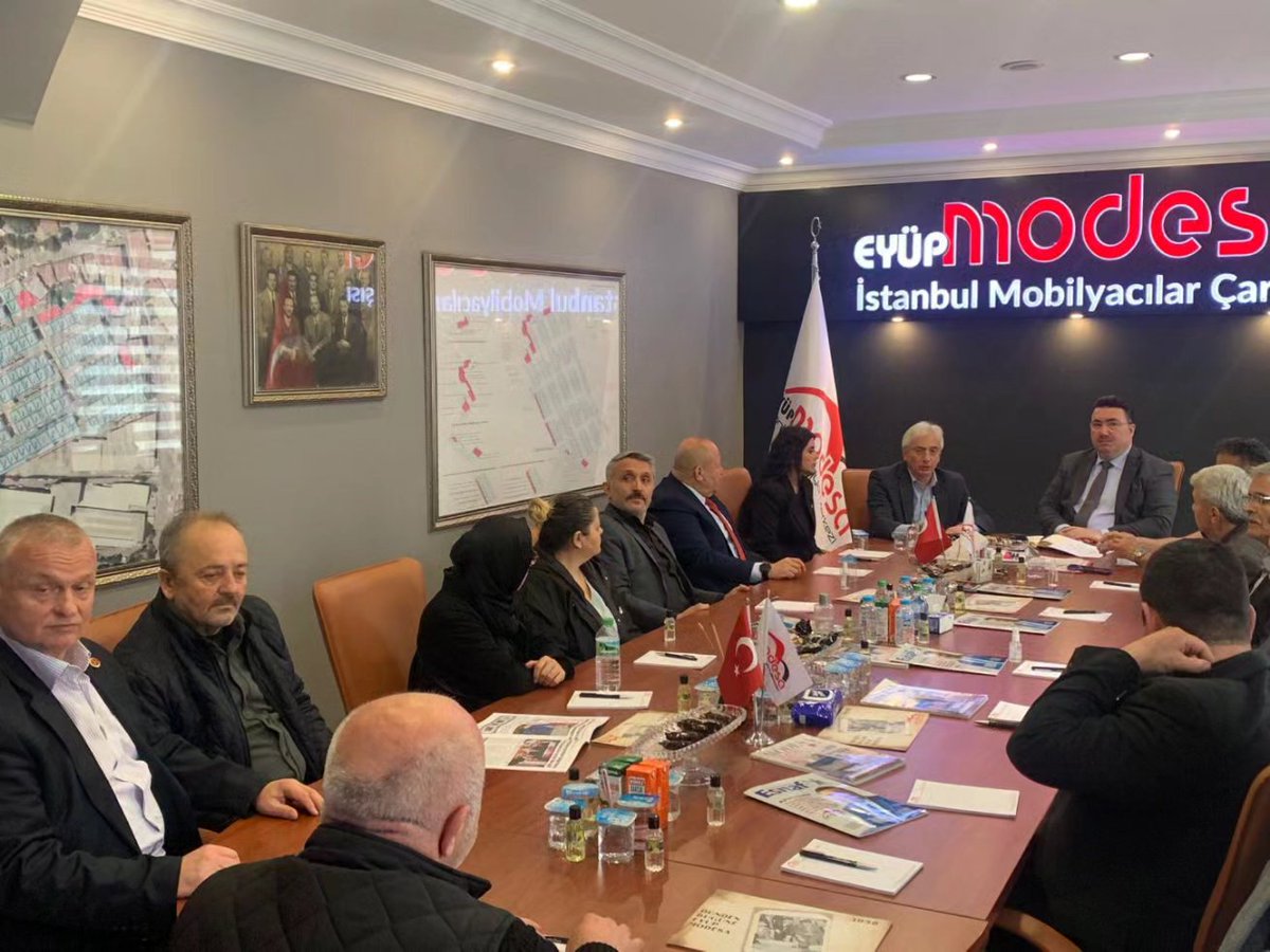 MHPEYUPSULTAN's tweet photo. MHP İstanbul 2. Bölge Milletvekili adayımız Birol Gür ve Nevra İmamoğlu ile İstanbul Mobilyacılar Çarşısını ziyaret ettik.
@_MHPistanbul_

#istanbul #mhp #eyüpsultan #eyüp #mhpEyüpsultan #milliyetçihareketpartisi #modesa #Secim2023 https://t.co/IREZVtXi90