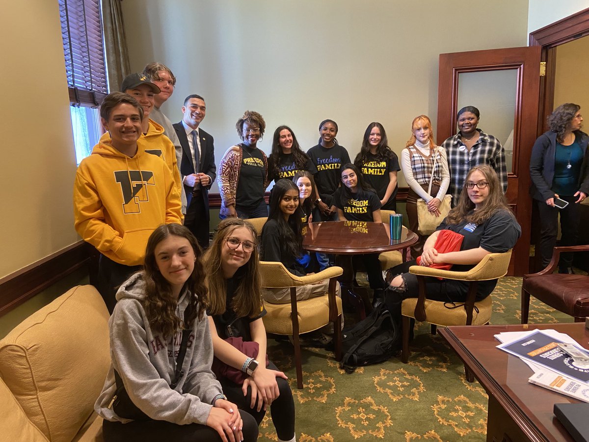 basdproudparent's tweet image. Thank you ⁦@sennickmiller⁩ for meeting with and listening to our group today. We so appreciate your commitment to education funding! #WeWorkForFunding ⁦@PASchoolsWork⁩ ⁦@EdVotersPA⁩ ⁦@BethlehemAreaSD⁩