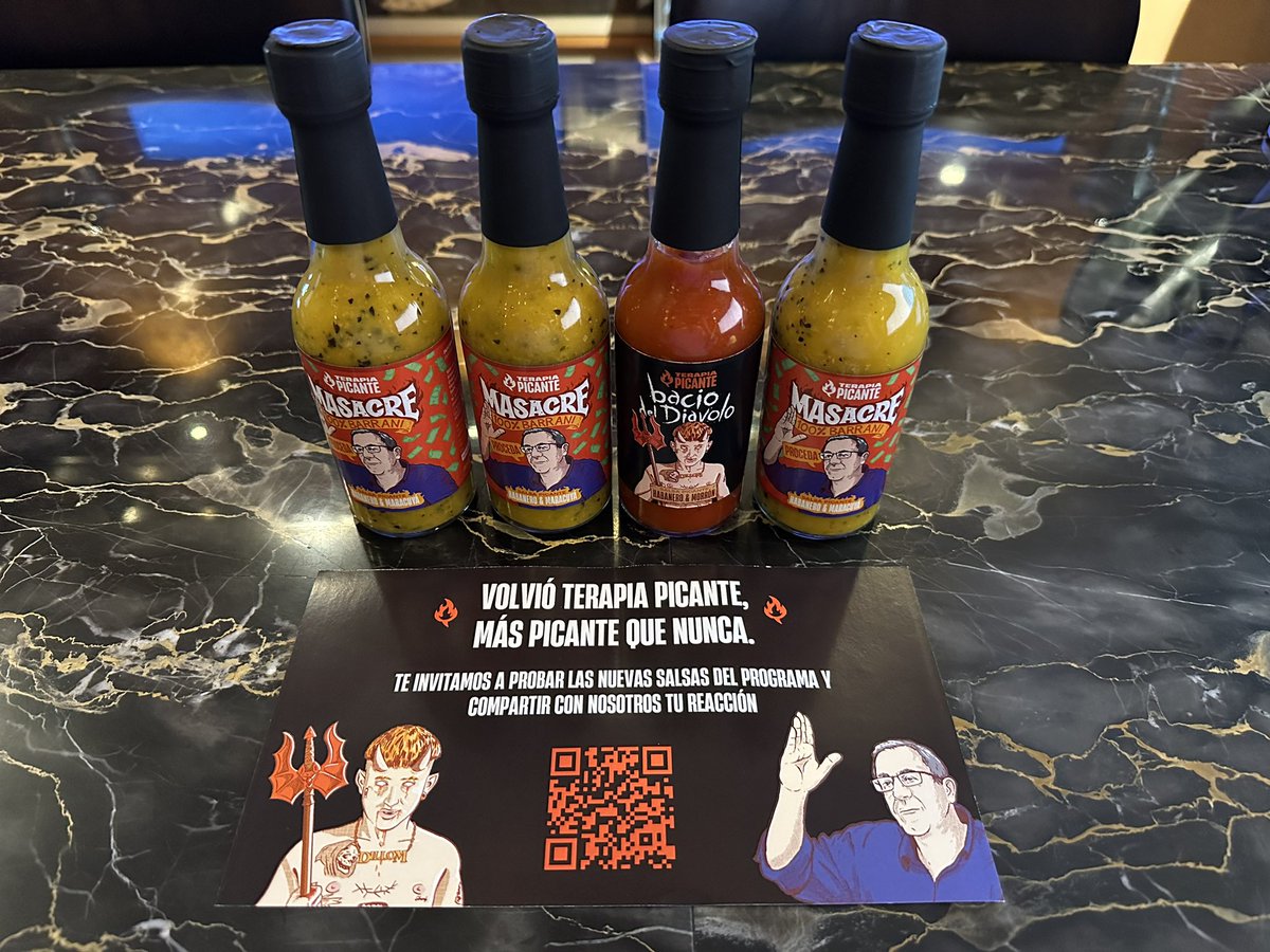 CarlosMaslaton's tweet image. Para quien le interese, mi salsa picante habanero + maracuyá y la de mi amigo Dillom de habanero + morrones, en este link para pedirla: locosxelpicante.com/productos/masl…