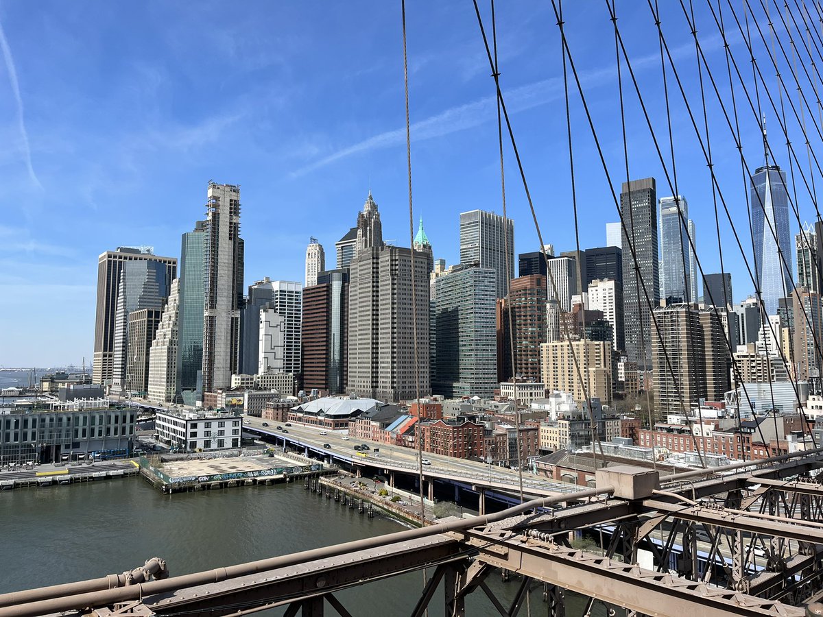 Elllinaras1's tweet photo. New York https://t.co/9bDTqw3ZpX