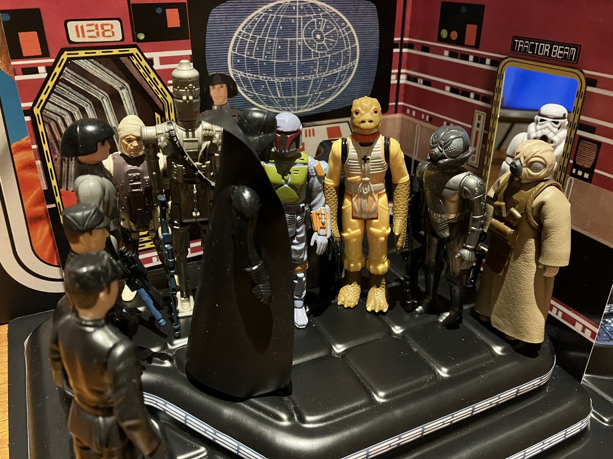 21st_dude's tweet photo. There will be a substantial reward for the one who finds the Millennium Falcon
#NoDisintegrations
#Paleetoy https://t.co/MXGGD34blk