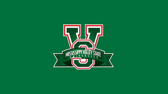 𝙲𝚑𝚛𝚒𝚜 "𝙲𝚎𝚎" 𝚁𝚑𝚘𝚍𝚎𝚜 tweet media