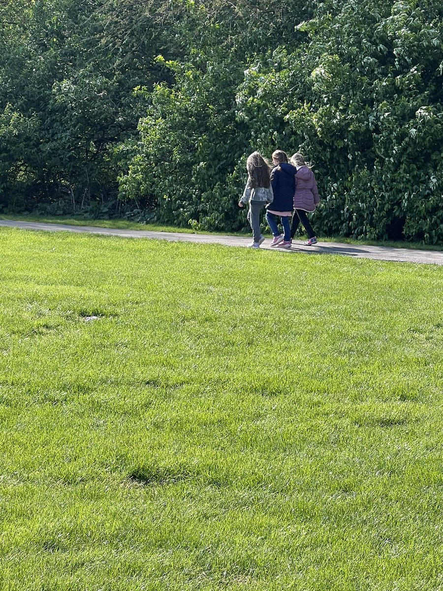 Lauren Edwards tweet media