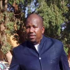 Juriceau's tweet photo. Pensées positives pour #Abdoulaye #Saidou héros et victime !
L'Histoire se rappelle, malgré le déni, des hommes qui sacrifient leur liberté au nom d'un patriotisme sans souillures !!! https://t.co/C1IqMxLj8F