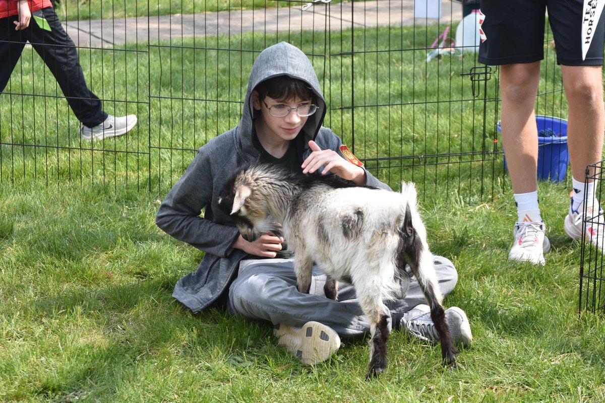 OJRSD's tweet photo. Today was Farm Day at OJR, featuring 1st grade students from throughout the district visiting @OJRHS  to celebrate our community's rich agricultural history! #OwenJAllTheWay https://t.co/kzV15g8bYB