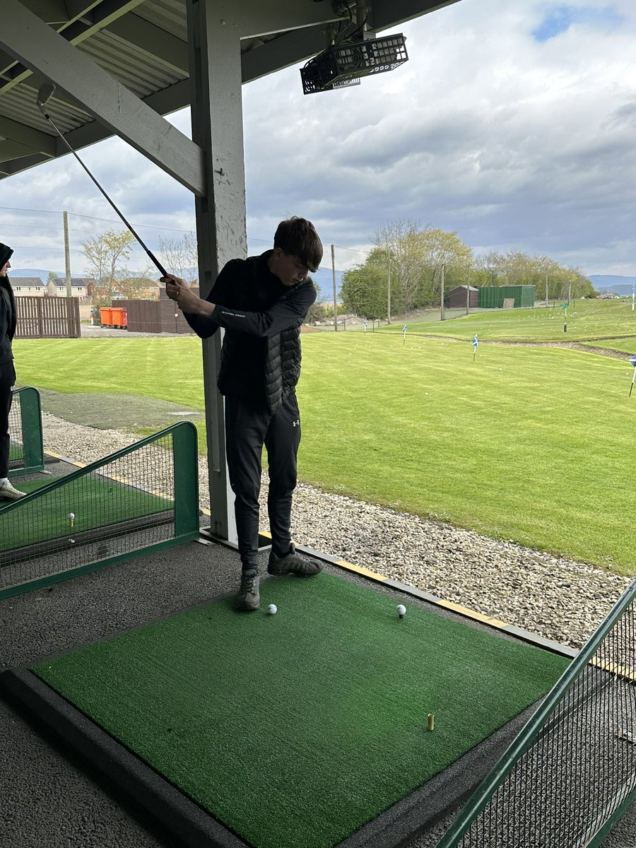 clackscsss's tweet photo. Great to be back at the driving range practicing our golf skills #fore #Teamcsss https://t.co/lBdT77U3Po