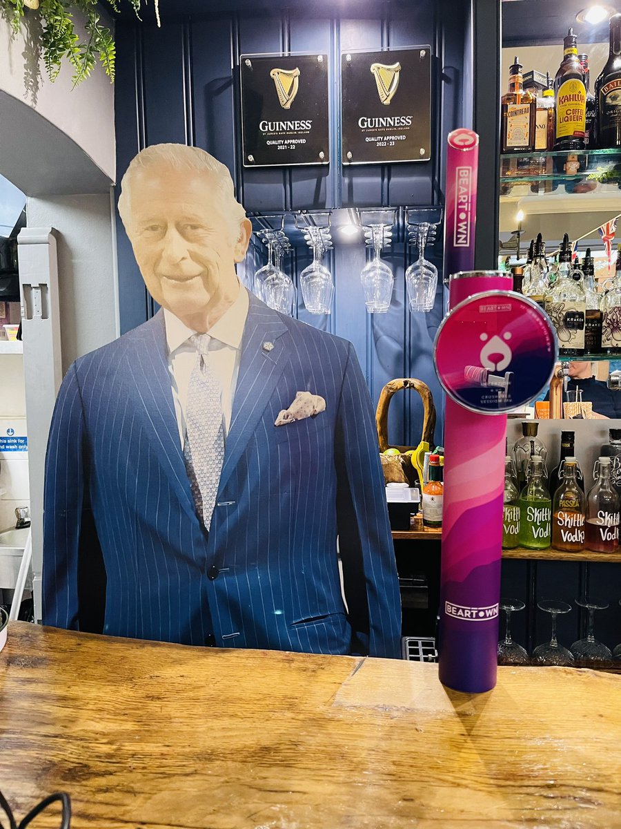 This guy popped by to check all was in order with our new draught ale thats been installed today! 

Thankfully he approved! 👍🏽 

Pop in and try our new draught IPA! 🍻