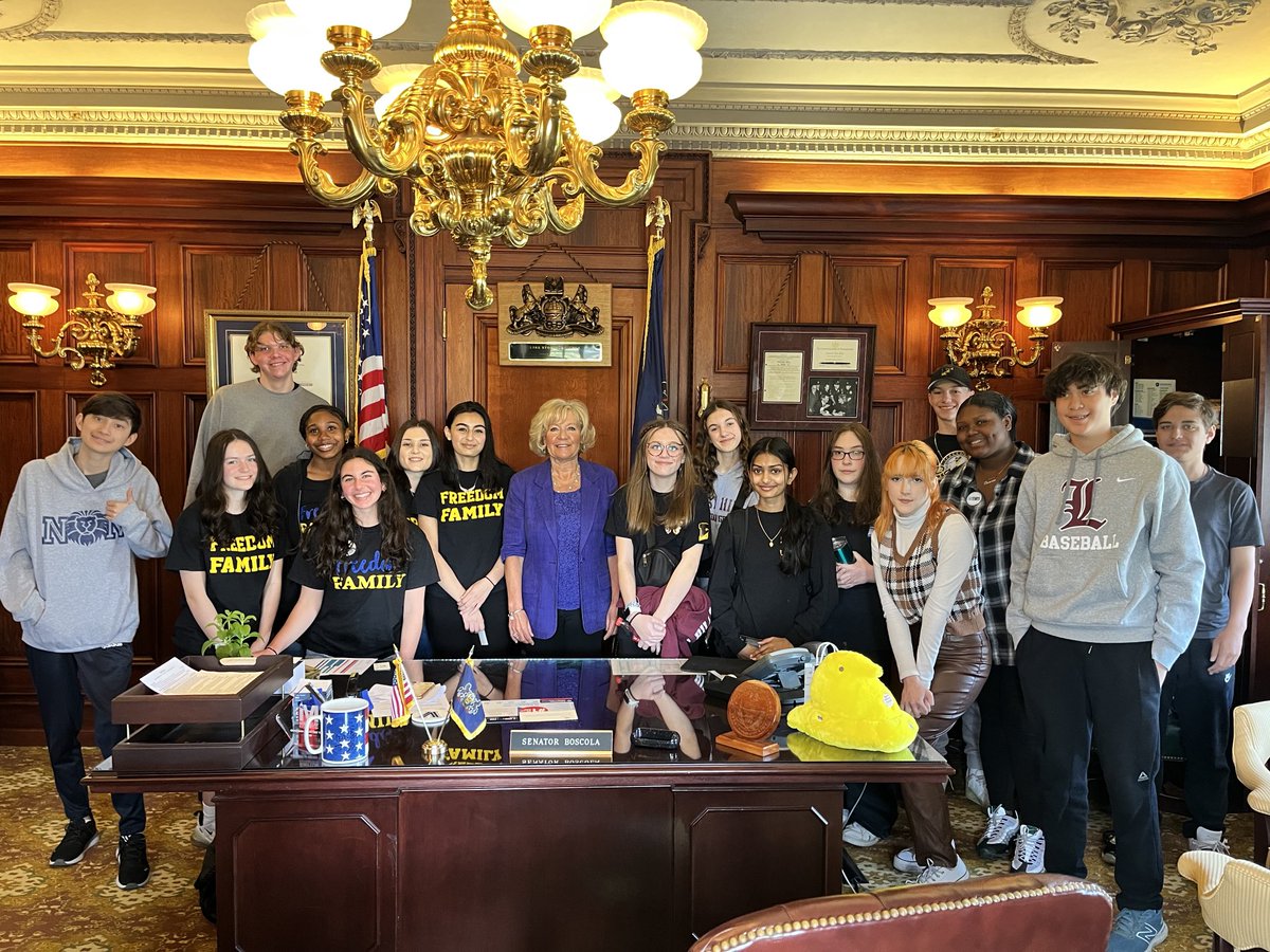 basdproudparent's tweet image. Thanks to ⁦@SenLisaBoscola⁩ for having us in and encouraging our kids to speak their minds! #WeWorkForFunding #builtbybethlehem #basdproud ⁦@PASchoolsWork⁩ ⁦@BasdFreedom⁩ ⁦@BethlehemAreaSD⁩ ⁦@EdVotersPA⁩