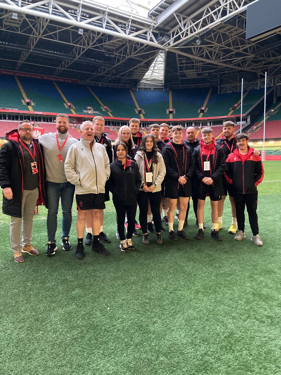 WRU Community - Wrth galon y genedl tweet media