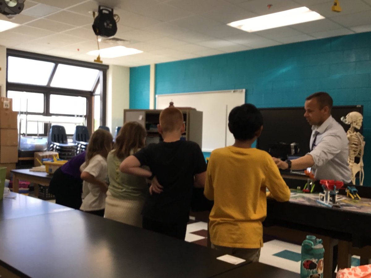 BRESStudentTwe1's tweet photo. Bres robotics team! We are a team of 4th and 5th graders with awesome robots and doing great missions 😊 https://t.co/ns9F39WFLP