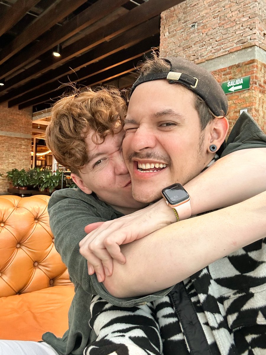 Andy 🐰 Onlyfans $4.99 on Twitter: "Afortunado de amarte @ArchieBogota 🧡"