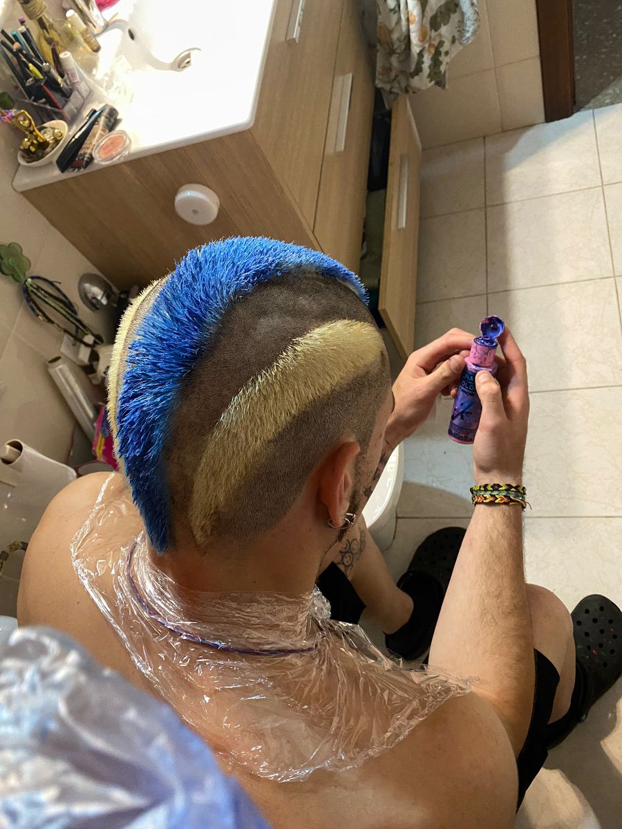 faaalkooo's tweet photo. tarda d'avui👩🏻‍❤️‍💋‍👨🏻💙💙💙🔊🔊 https://t.co/g7VHa5nFSo