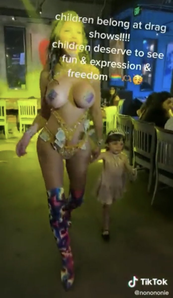 brujasdelmar's tweet photo. ¿Por qué si existen incontables videos de hombres adultos actuando y vistiendo de manera sexualizada frente a niños, e incluso se ha documentado que pedófilos han participado en estas prácticas, se insiste en que los shows drag tengan público infantil? https://t.co/VRCT1dOAFu