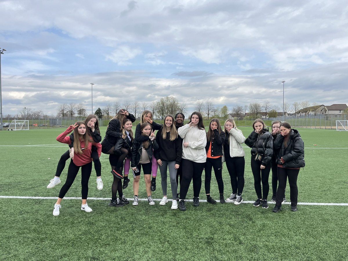 Last S2 PE lessons with my girls before IDL starts and they move into s3 - great bunch, they have been AMAZING🤍