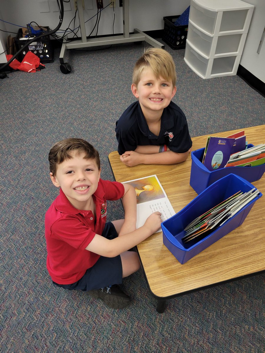 katiesting's tweet photo. Today a reader, tomorrow a leader! @WilkinsonSCS https://t.co/R6KdUaMnPy