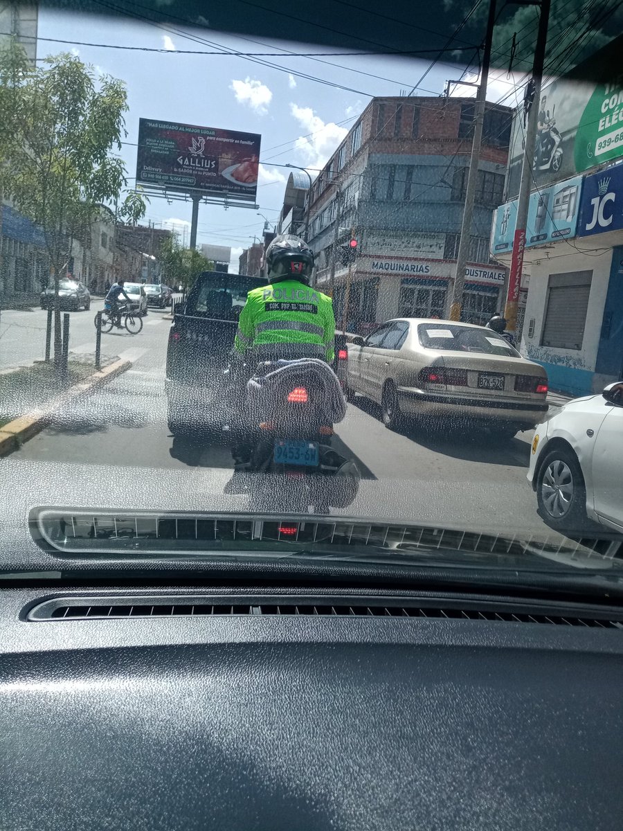 jhonn286's tweet photo. Mi pregunta es los @PoliciaPeru tienen algún beneficios para que conduzcan sin soat sus vehículos??
@PoliciaPeru
@FiscaliaPeru
@Latina_Noticias
@HuancaYorkTimes
@RadioHuancayoFM
@ATU_GobPeru https://t.co/ci04J3F7xJ